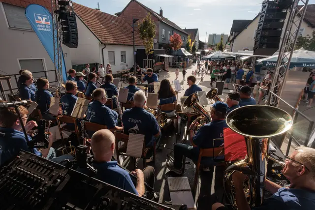Musikverein Edelweiß spielt zur Kerwe Eröffnung | Foto: Paul Needham