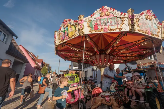 Kerwe in Wörth  | Foto: Paul Needham