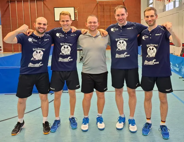 Glückliche Gesichter nach erfolgreichem Auftaktsieg in Ettlingen | Foto: Christian Back