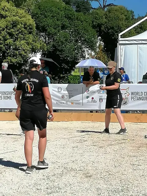 Gina und Nina im Spiel Doublette (w) | Foto: DPV