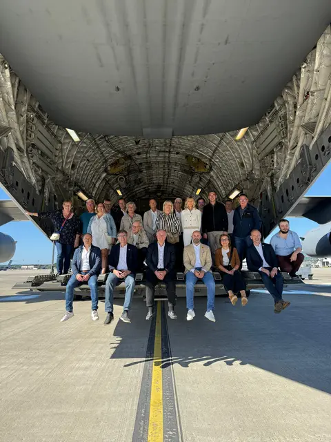 Gäste und Gastgeber auf dem Flugplatz Ramstein | Foto: Flugplatz