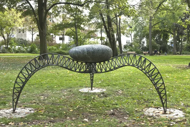 Rüdiger Krenkel präsentiert Skulpturen im Kulturhausgarten  | Foto: U. Mocker