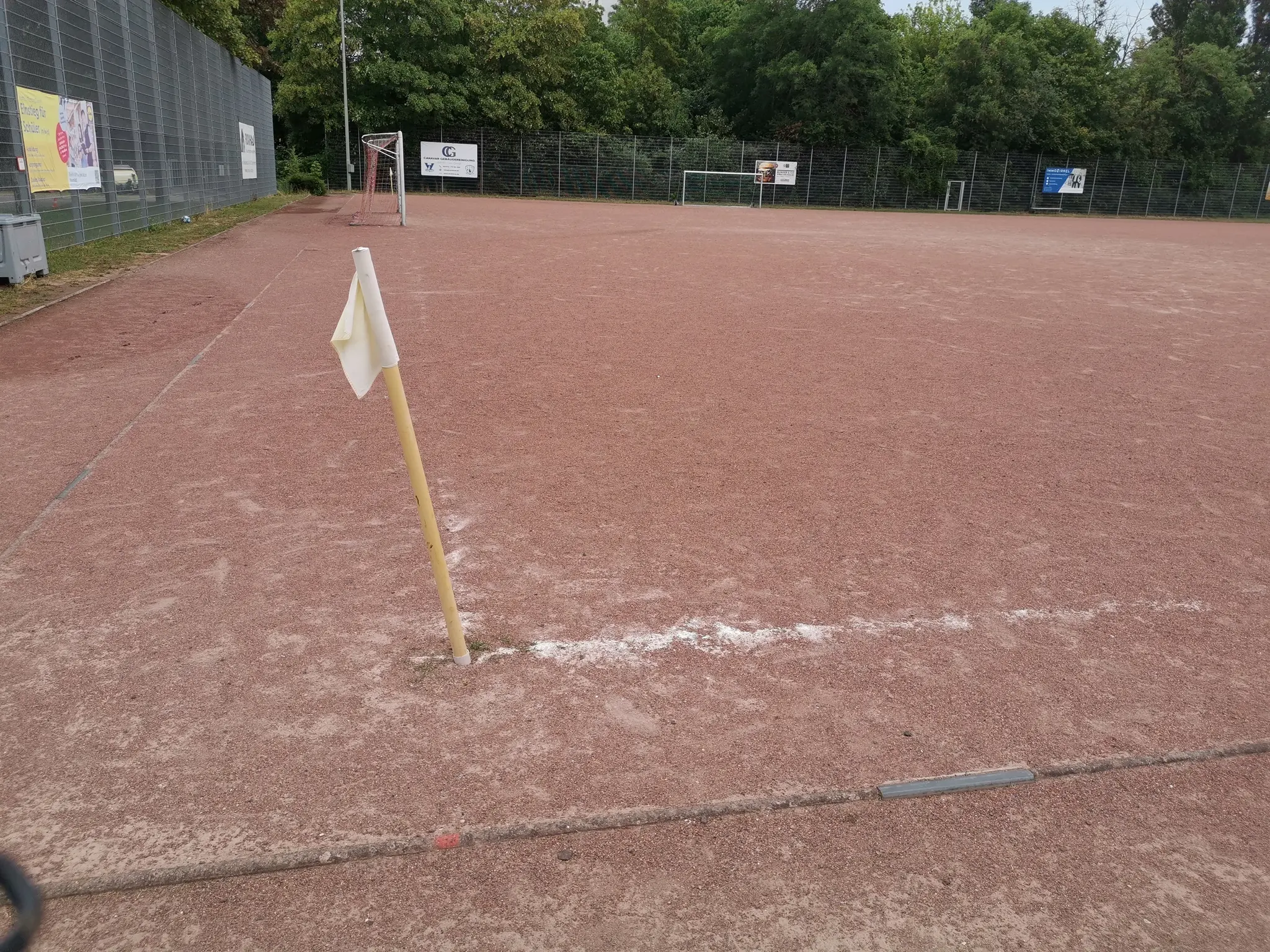 Projekt-Gr-n-statt-Rot-vom-Hartplatz-zum-Kunstrasen-f-r-den-FV-Germersheim