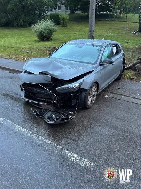 Am Fahrzeug selbst entstand ein wirtschaftlicher Totalschaden | Foto: Polizeipräsidium Westpfalz