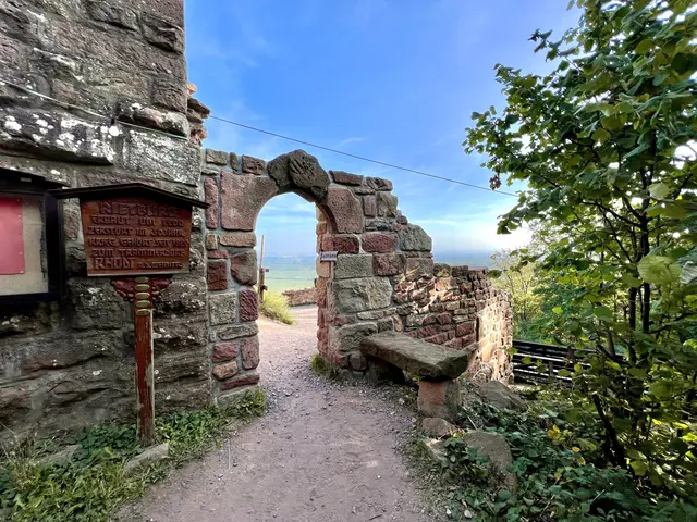 3 Ein Besuch der Burgruine Rietburg | Foto: Tanja Hoffmann-Medardt