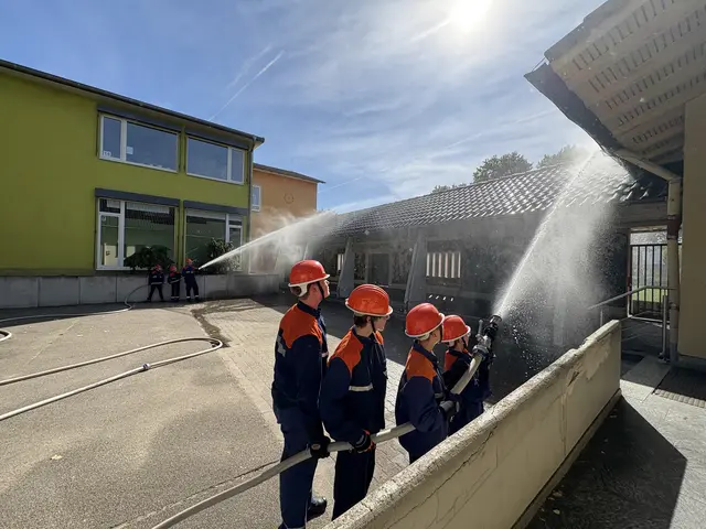 vier Jugendfeuerwehren der Verbandsgemeinde Jockgrim üben gemeinsam | Foto: VG Jockgrim/gratis