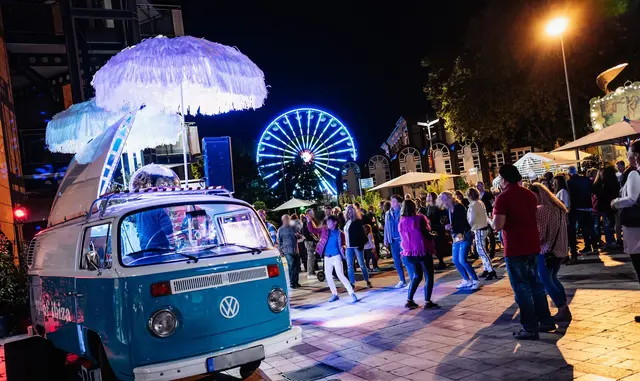 Auch dieses Jahr ist der TheDJBus mit DIDI(DE) wieder beim w.i.n.e.FESTival auf dem Hetzelplatz dabei. | Foto: BK-Productions