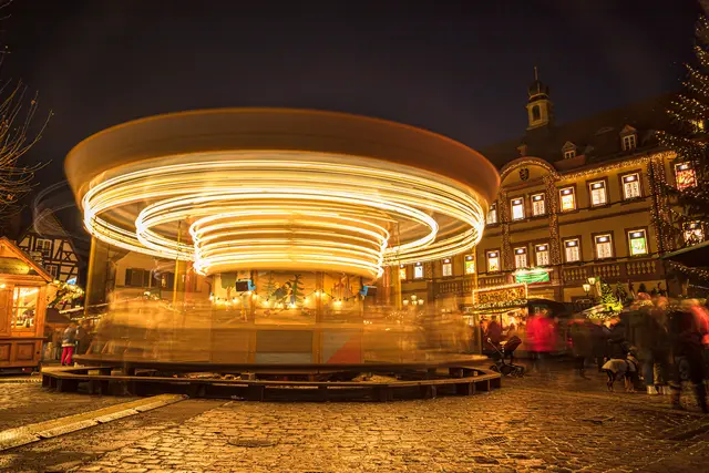 7 Weihnachtsmarkt
Aufgenommen in Neustadt-Weinstr. im Dezember. | Foto: Georg Beck