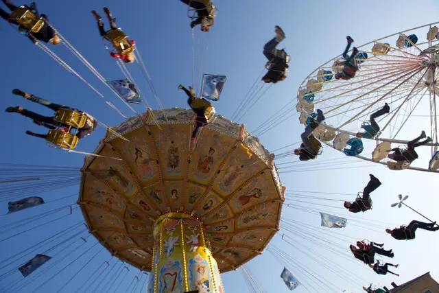 Der Jahrmarkt ist jedes Jahr ein Highlight für Groß und Klein: Karussells, Riesenrad und süße Leckereien. | Foto: kgp.de