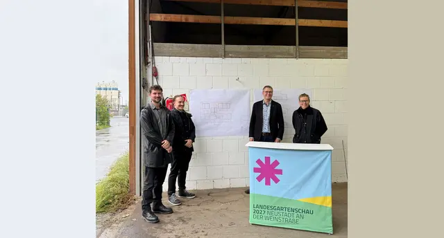 Baustart in der ehemalige Gewerbehalle, die zu einem Arbeits- und Veranstaltungsort wird: v.l.n.r. die Architekten Nicolas Treitz und Pascal Richter, Baudezernent Bernhard Adams und LGS-Geschäftsführerin Anne Pieper. | Foto: LGS27