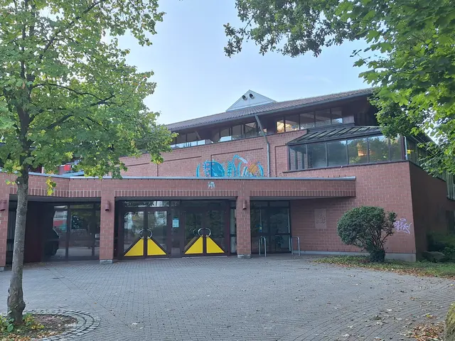 In und um die Otterberger Stadthalle ist am Sonntag jede Menge geboten | Foto: Ralf Vester