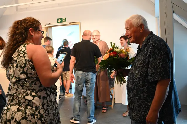 Der Autor Norbert Werling im Gespräch mit Bürgermeisterin Sabrina Welker | Foto: Andrea Abt