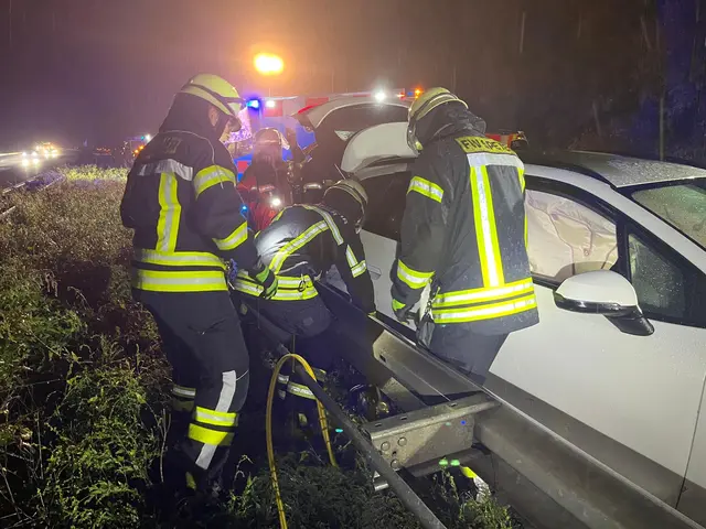 Die Feuerwehr Speyer war bei einem Unfall auf der A61 im Einsatz. | Foto: Stadt Speyer, Rettungsdienst