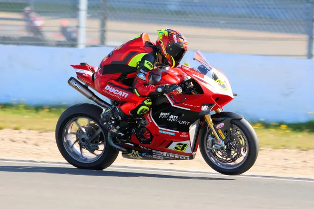 Lukas Tulovic auf der Ducati Panigale | Foto: Thomas Haas