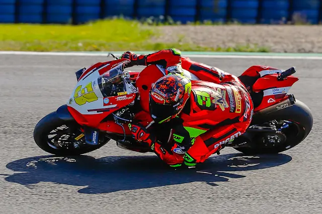 Lukas Tulovic auf der Ducati Panigale | Foto: Marcel Uhlmann