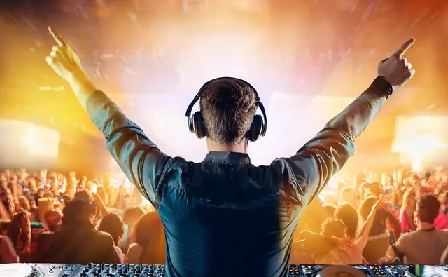 Am Samstag sorgt ein DJ für tanzbare Musik und beste Kerwe-Unterhaltung | Foto: Heike Schwitalla