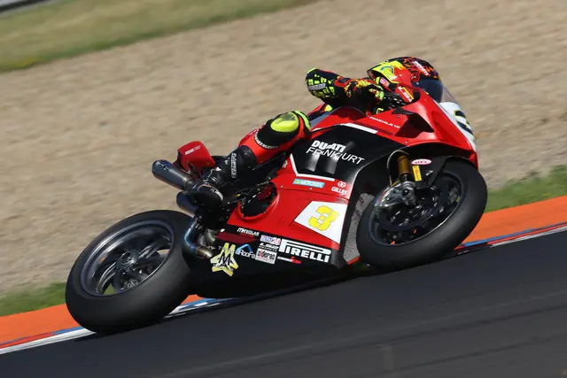 Lukas Tulovic auf der Ducati Panigale | Foto: Thomas Haas