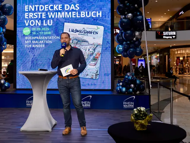 Moderation von Radio Regenbogen | Foto: Johann-Peter Melder