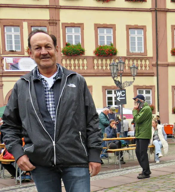 Künstler Peter Hofmeister aus Neustadt | Foto: Brigitte Melder