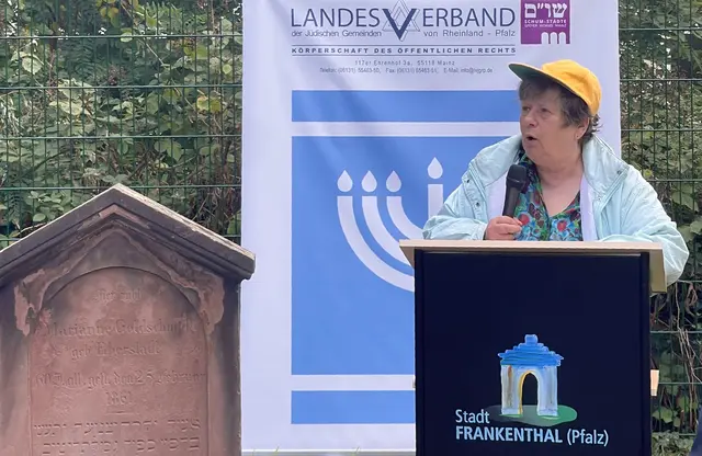 Maiken Liefeith (ich sprach kurz zu dem Anlass, berichte nun als Wochenblattreporterin) | Foto: Frau Monika Fuhr