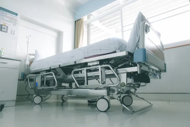 Krankenhaus Symbolbild | Foto: Nitiphol/stock.adobe.com
