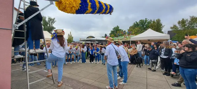 "Wem is die Kerb?" – Heisere Stimmen ertönten beim Kerweruf | Foto: Monika Klein