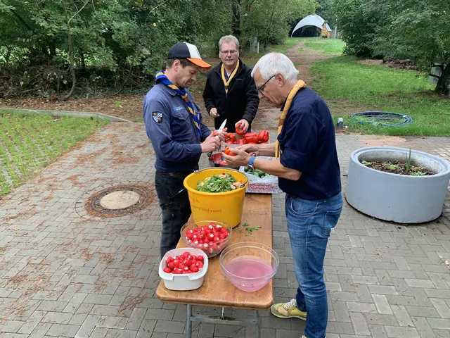 Hier laufen die Vorbereitungen für das Abendessen auf Hochtouren  | Foto: Markus Himmerlich