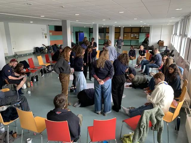 Der Arbeitskreis der Stammesführer*innen tagt | Foto: Peter Krietemeyer