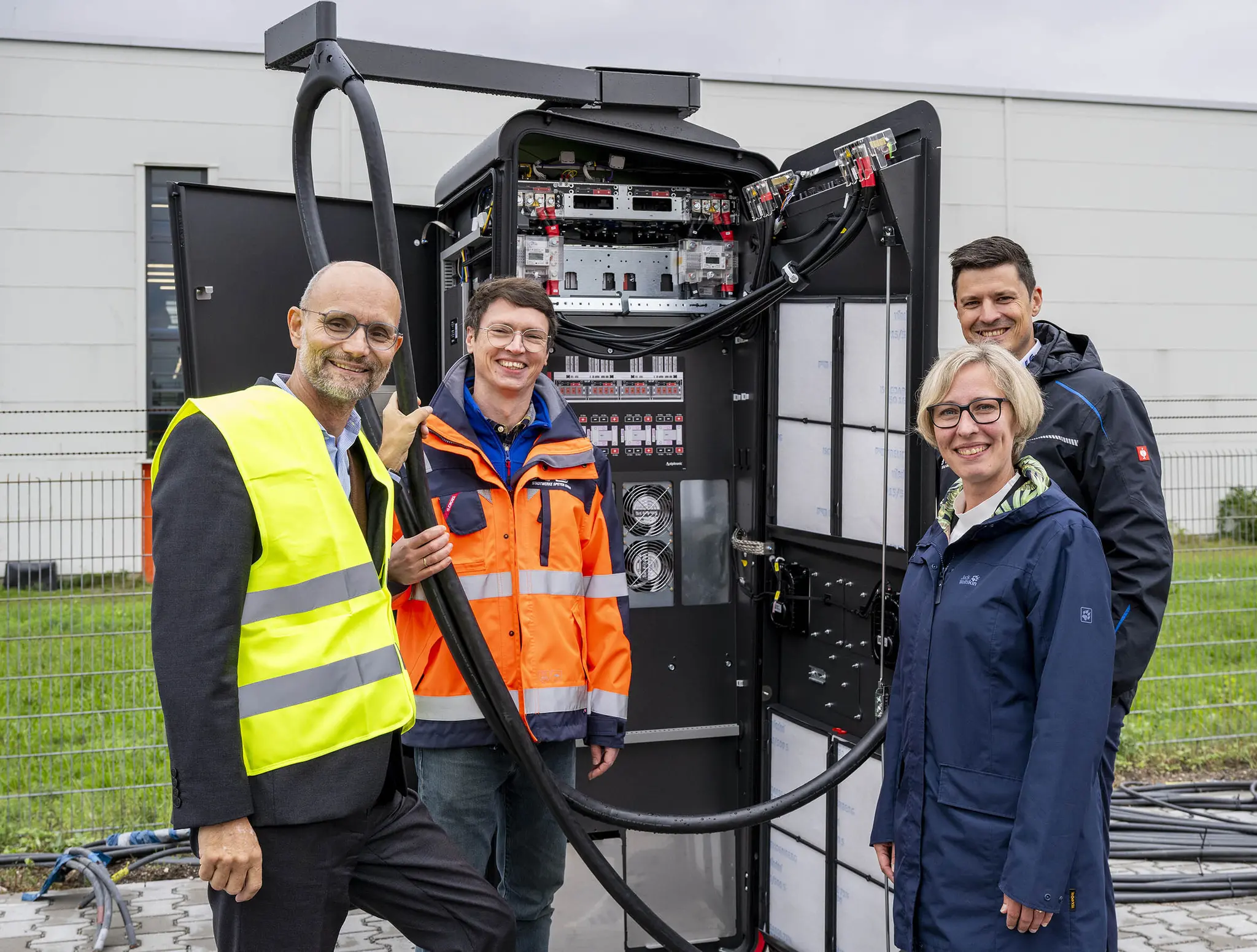 Neuer-Elektrobus-Ladepark-in-Speyer-Trafostationen-geliefert