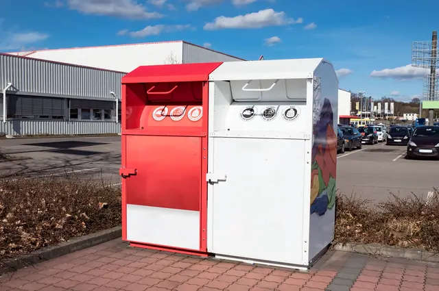 Altkleidercontainer haben im Stadtgebiet von Kaiserslautern ausgedient | Foto: AdobeStock_197751149