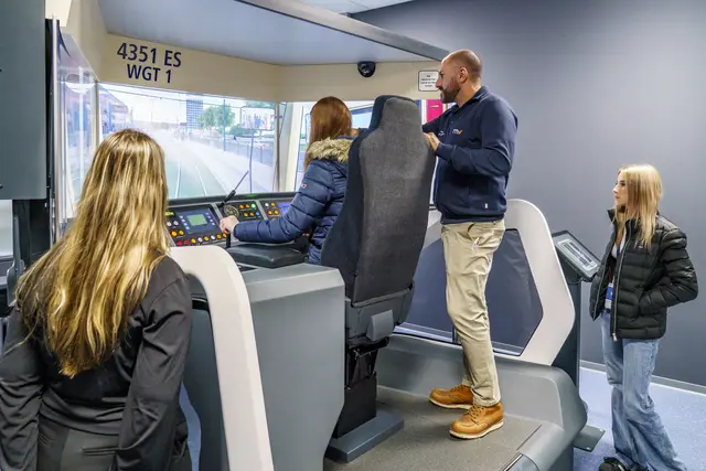 Schüler:innen beim ‚Future Tram DTI‘ in Kooperation mit der rnv.
| Foto: rnv GmbH/Haubner