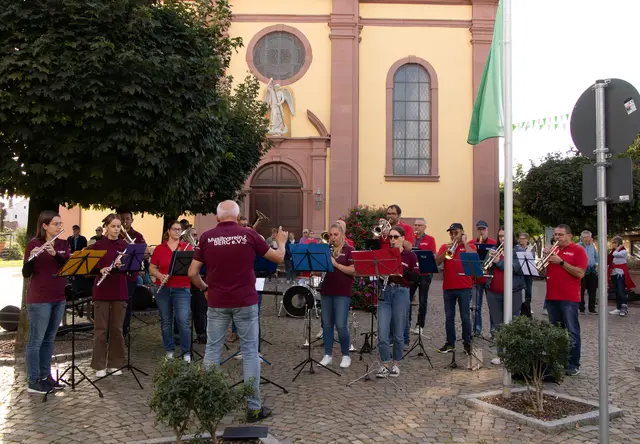 Hagenbacher Kerwe - feierliche Eröffnung mit dem Musikverein Berg | Foto: Heike Schwitalla