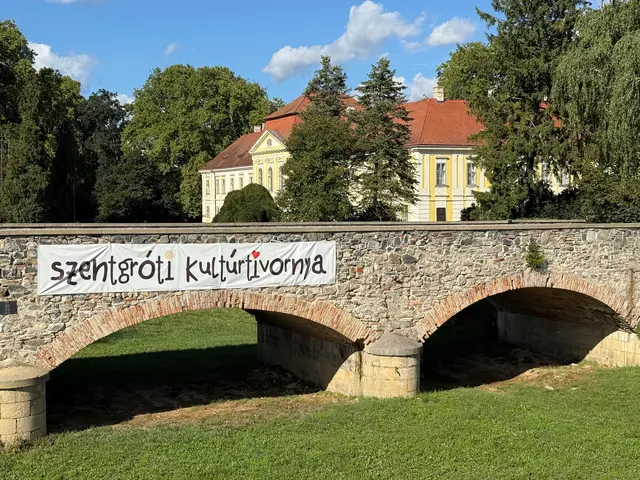 Geschichts- und symbolträchtig: Germersheims ungarische Partnerstadt Zalaszentgrót mit dem 1787 erbauten Batthány Schloss und der von 1844-46 errichteten Steinbrücke. | Foto: Nelles - Stadt Germersheim/frei