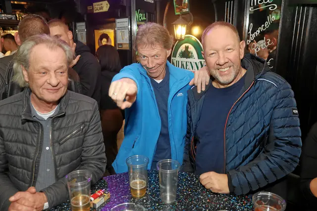 Gute Laune bei der "KneipenKULTOUR" in Pirmasens: Auch in den Pubs und Bars genossen die Gäste Musik und Geselligkeit. | Foto: Norbert Scharf