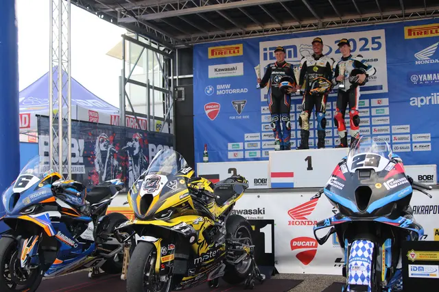 Max Zachmann (rechts) fuhr als Zweiter zweimal auf das Podium | Foto: Thomas Haas