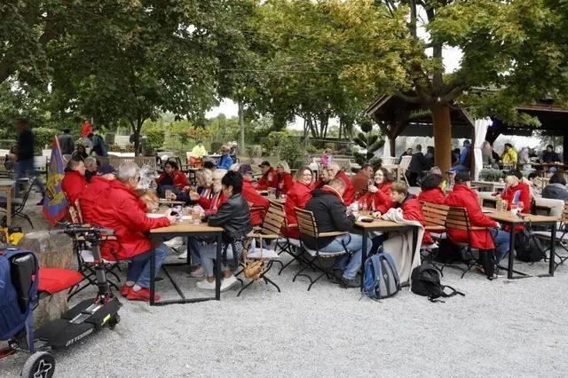 Warm eingepackt trotzte man der frischen Witterung. | Foto: MTC