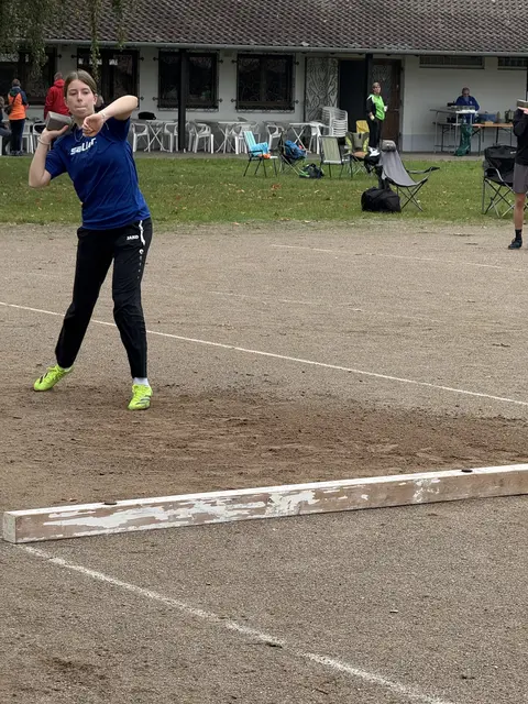 Selina Reiser beim Steinstoßen | Foto: Laura Schubert