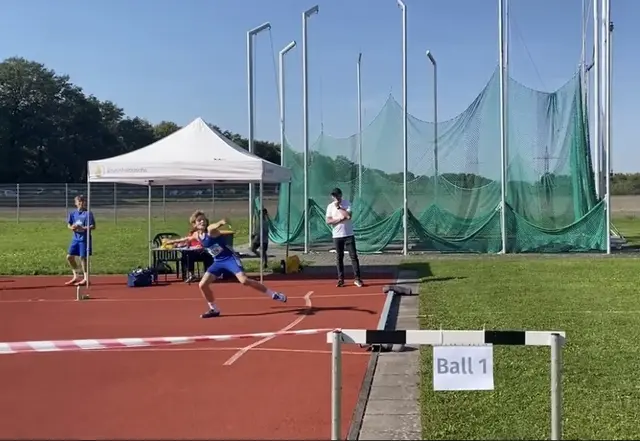 Max Schubert beim Ballwurf | Foto: Laura Schubert