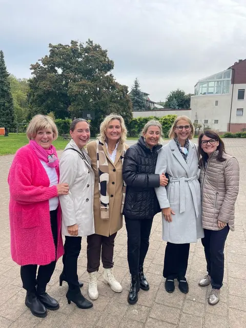 v.l Ortsbeauftragte Barbara Schaier, Gemeinderätin Petra Schwab, Bürgermeisterin Kerstin Cee, Romana Martin, Dr. med. Susanne Fischer Internistin, Allgemeinmedizinerin, Landtagsabgeordnete Christine Neumann- Martin  | Foto: Petra Schwab