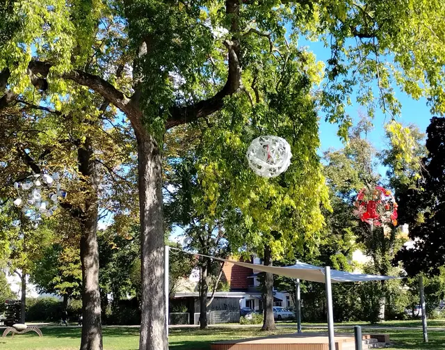 Kugeln in den Bäumen Magermans | Foto: UMocker