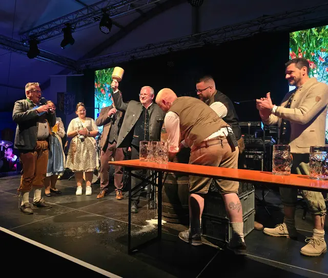 Offizielle Eröffnung im Festzelt mit Fassanstich | Foto: Gemeindeverwaltung Haßloch