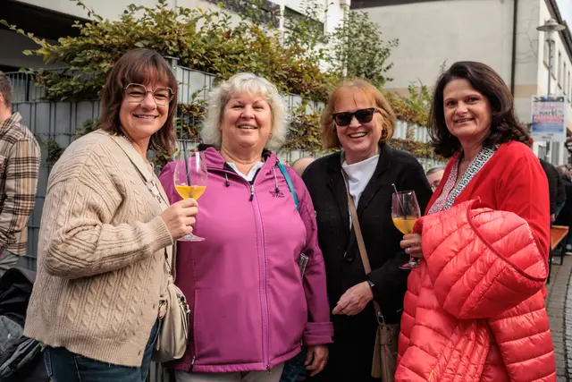 die Hagenbacher Kerwe - man trifft sich und genießt | Foto: Paul Needham