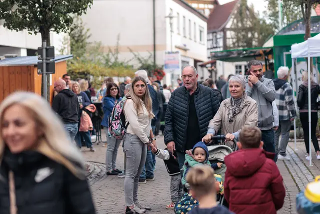 die Hagenbacher Kerwe - man trifft sich und genießt | Foto: Paul Needham