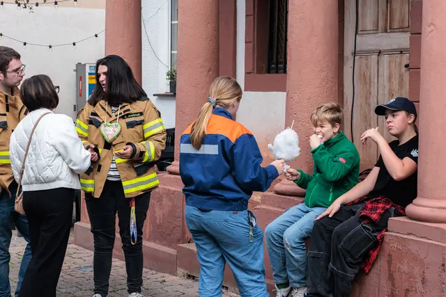 die Hagenbacher Kerwe - man trifft sich und genießt | Foto: Paul Needham