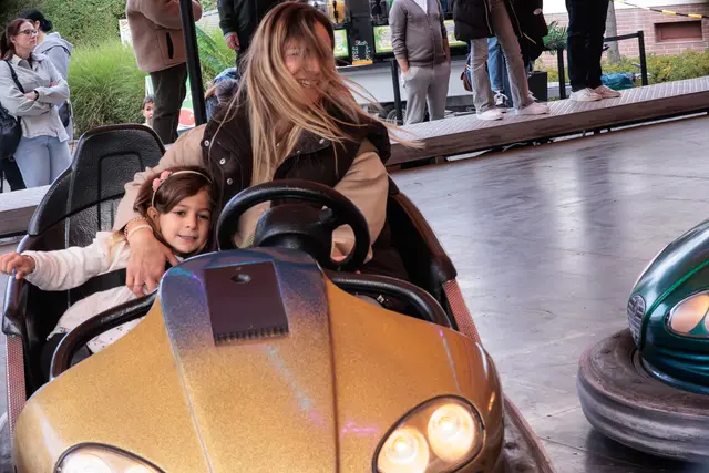 Spaß und Entertainment für Groß und Klein - auf der Kerwe in Hagenbach | Foto: Paul Needham