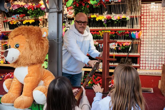 Spaß und Entertainment für groß und Klein - auf der Kerwe in Hagenbach | Foto: Paul Needham