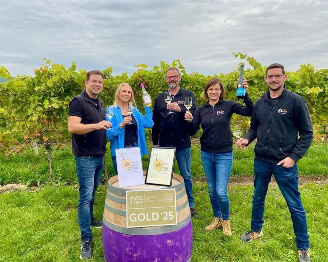Weingut Klohr bejubelt den Siegerwein | Foto: Weingut Klohr