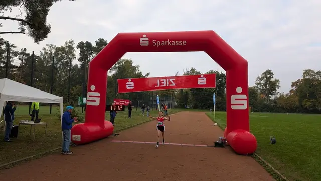 17:12 min bedeuten Streckenrekord für Celine Kistner | Foto: Foto: F. Siebert