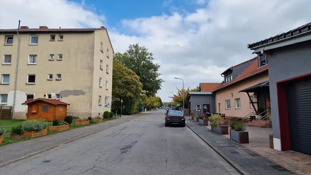 In der Nacht zum Mittwoch sind im Kaiserslauterer Asternweg zwei Firmenfahrzeuge ins Visier von Dieben geraten | Foto: Ralf Vester