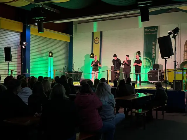 Alles für den guten Zweck  | Foto: Claudio Cantali und FunRent Company